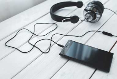 3冠王悬念引爆更衣室！瓜帅1句话藏格拉利什秘密，曼城让全欧胆寒