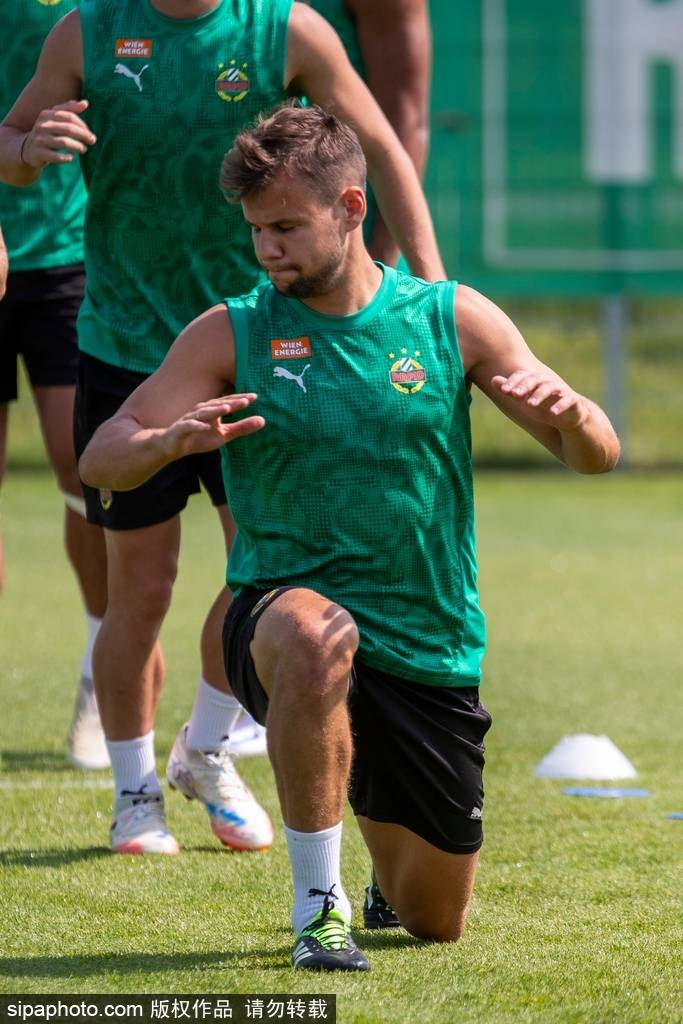 15岁鲁尼之子闪耀曼联青训！U19首战告捷，未来巨星初露锋芒